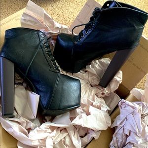 Black Platform Shoes!!!